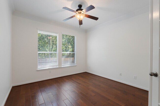 Building Photo - 11 Korbel Ct