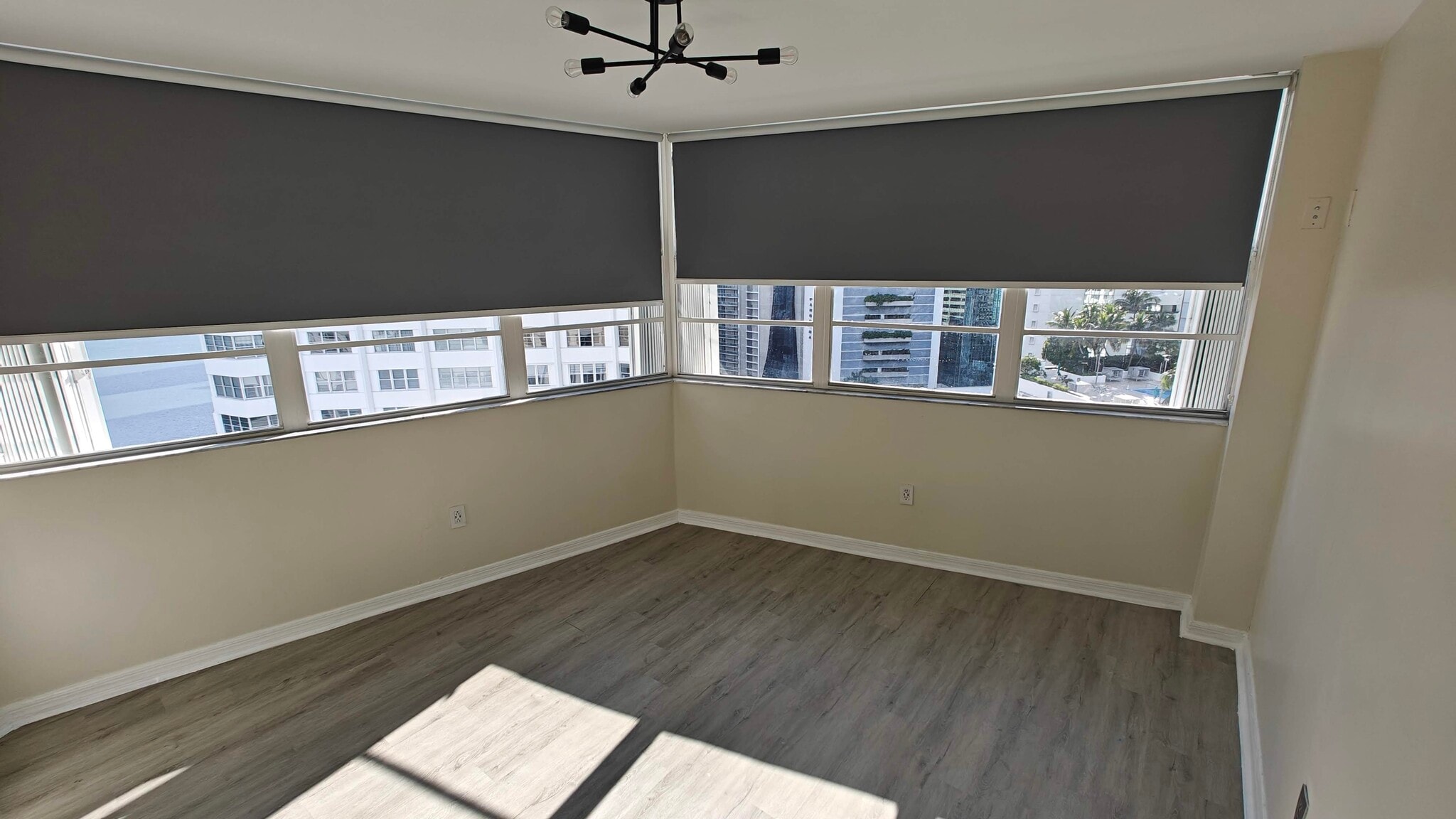 Building Photo - 825 Brickell Bay Dr