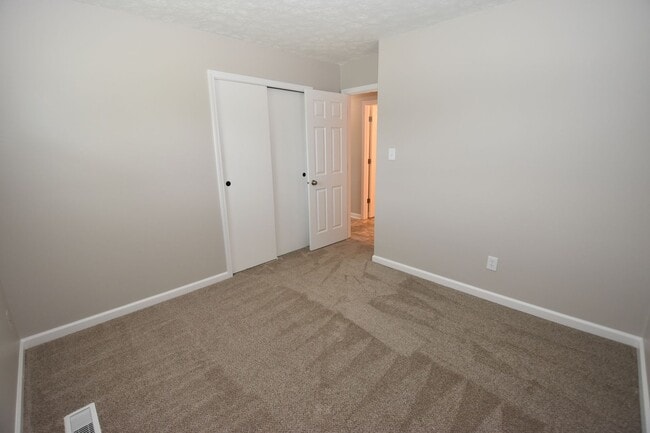 Building Photo - Coachlite 1439-1441