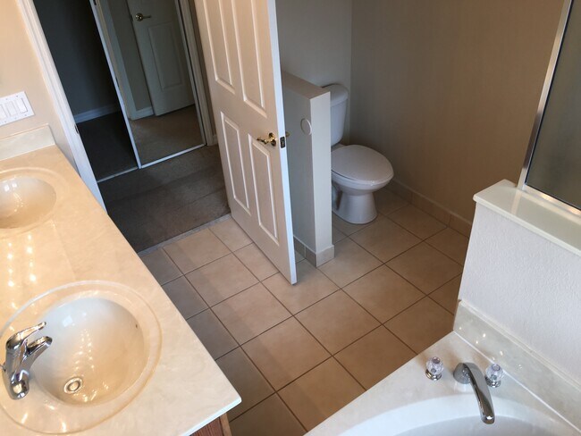 Building Photo - 10794RSD(100)