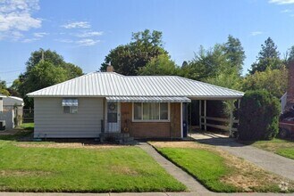 Building Photo - 2 Bedroom Home In Shadle With Fenced Back ...