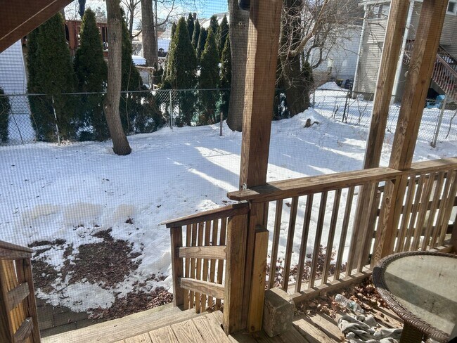 Building Photo - 5 Crescent St