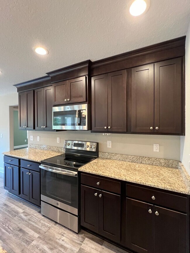 Building Photo - Executive Living