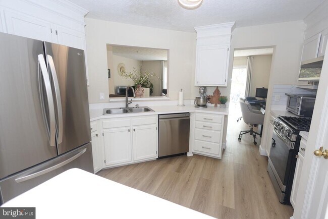 Building Photo - 1424 Falcon Nest Ct