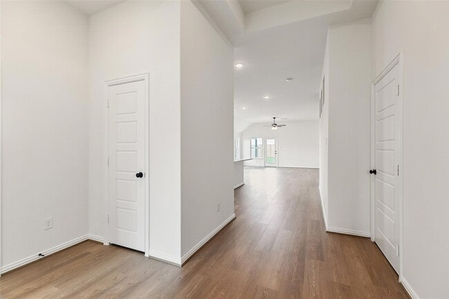 Building Photo - 2801 Ruby Laurel Dr