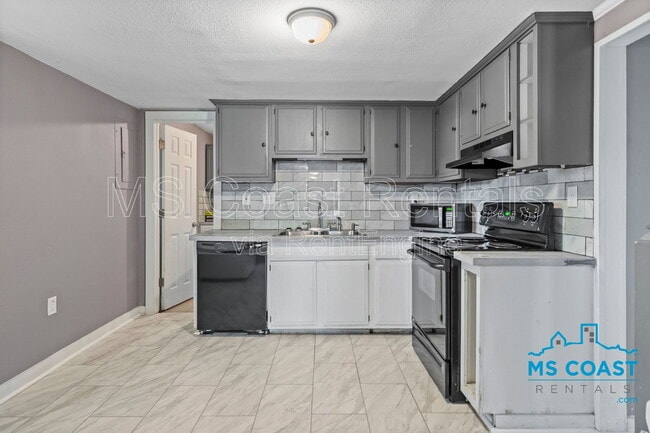 Building Photo - 2538 Bryn Mawr Ave