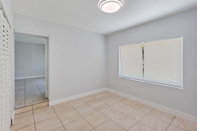 Building Photo - 2525 Forest Dr