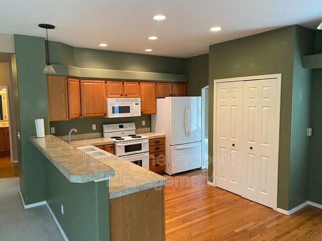 Building Photo - 1628 Lily Lake Dr