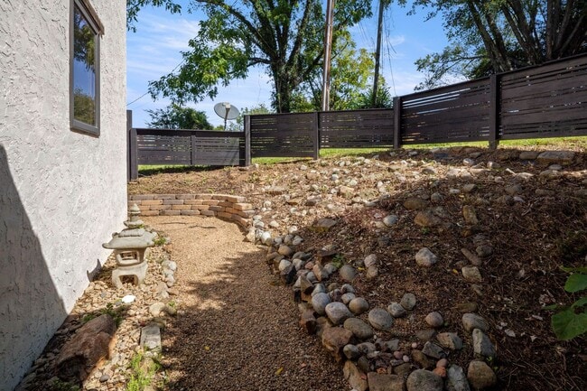 Building Photo - West Asheville Oasis