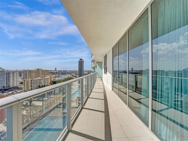 Building Photo - 4111 S Ocean Dr