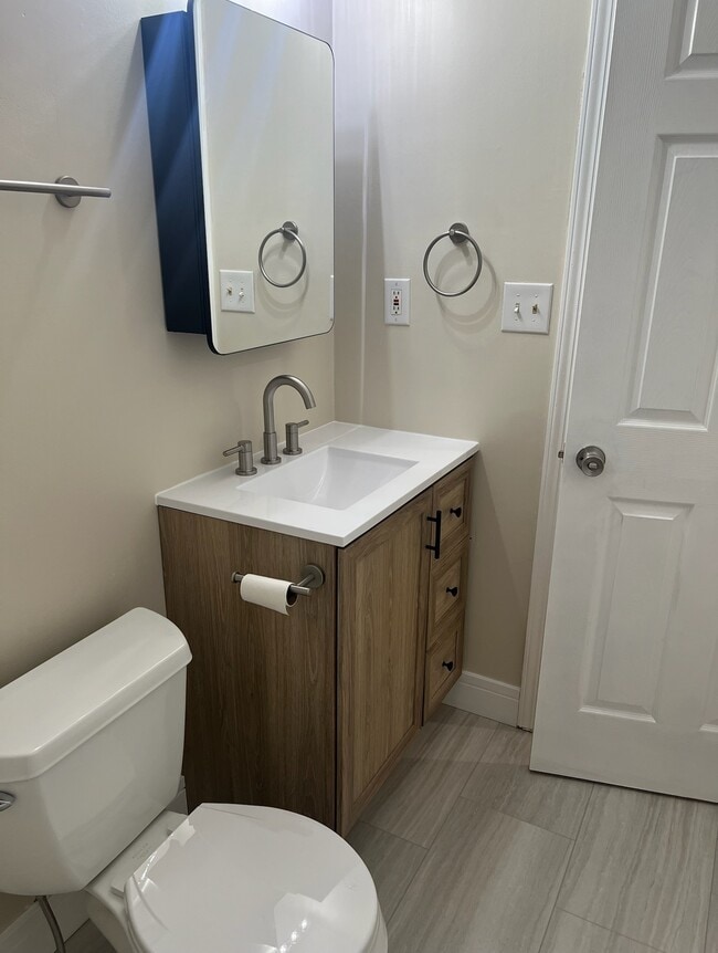 Building Photo - 16621 Wilson Ave