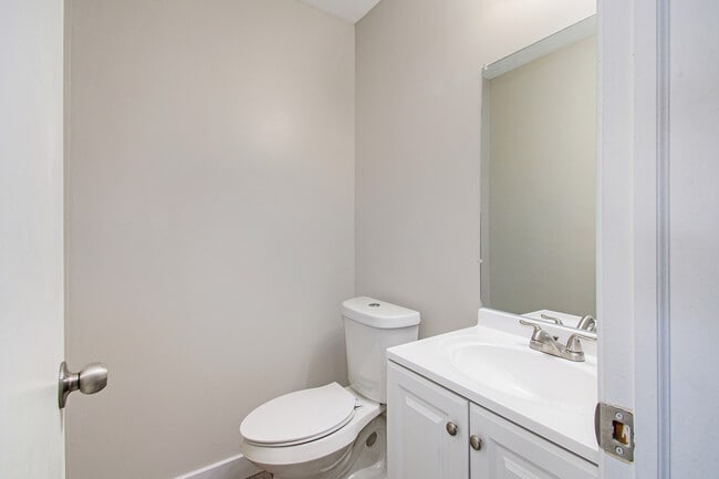 Building Photo - 38599 Wellington Dr