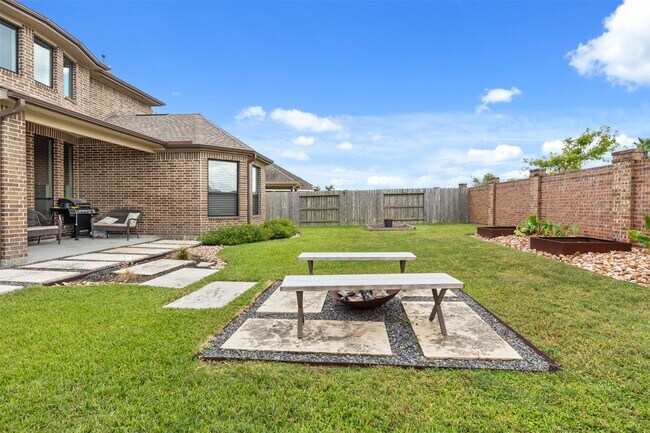 Building Photo - 3017 Broadhaven Dr