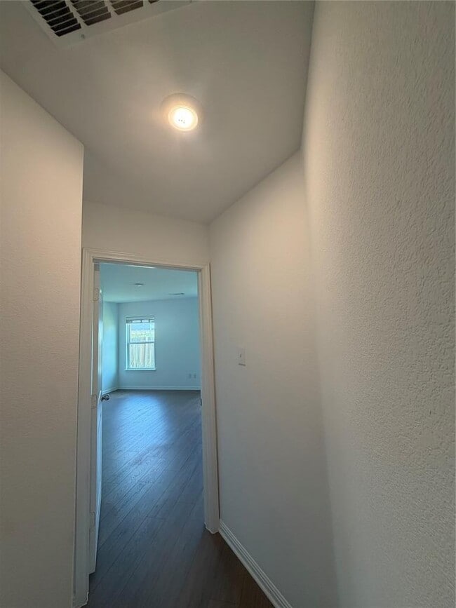 Building Photo - 18300 Speculator Ln