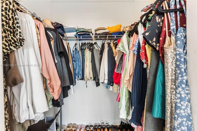 Building Photo - 335 S Biscayne Blvd