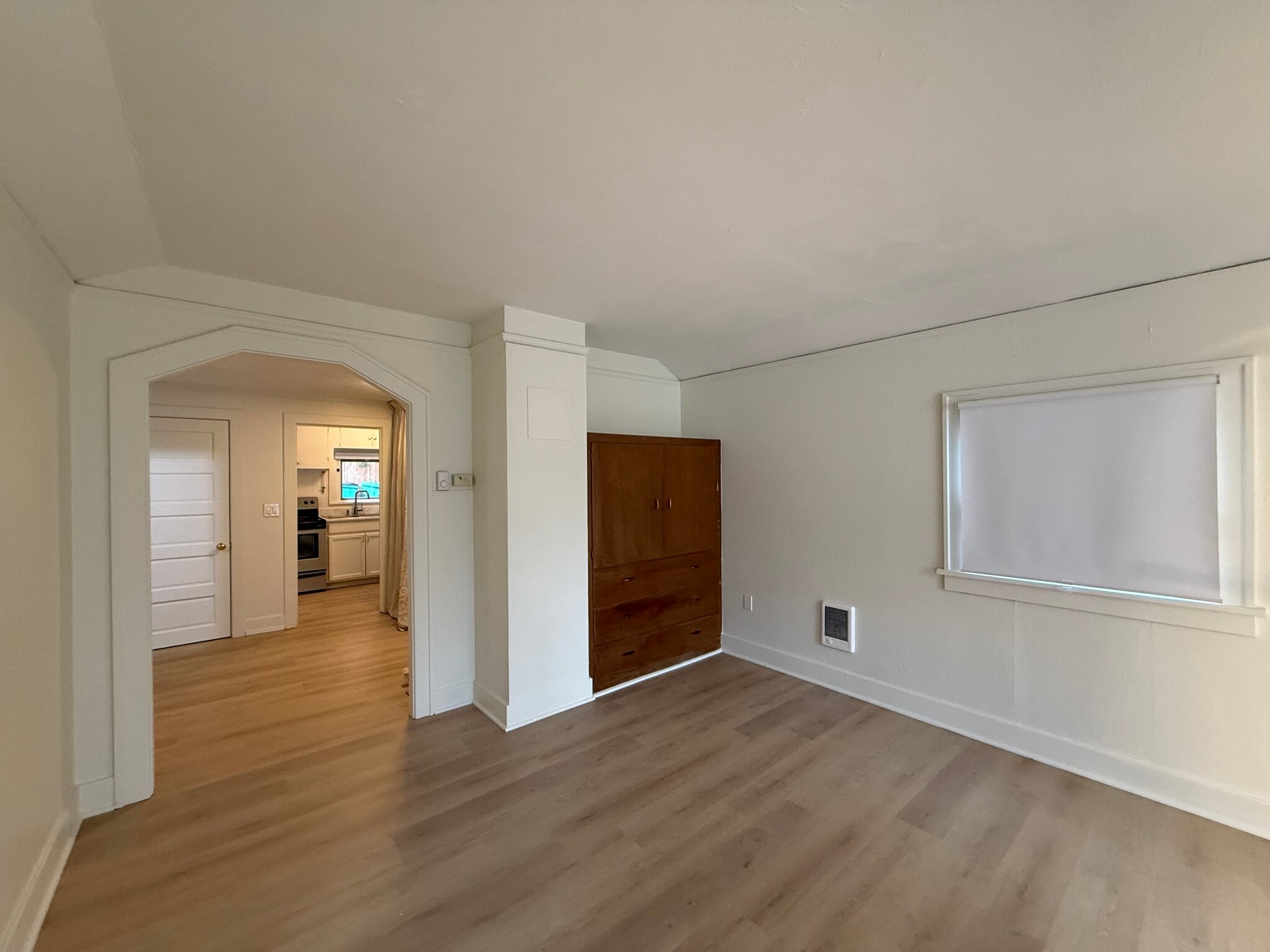 Building Photo - 10048 Interlake Ave N