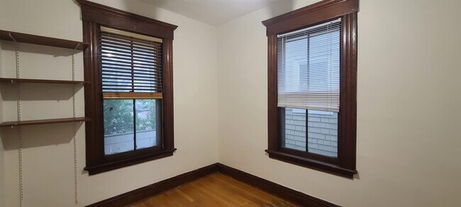 Building Photo - 49 Hudson Pl