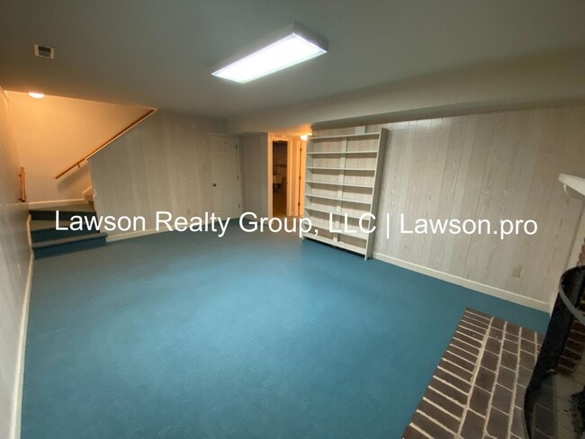 Building Photo - Spacious Hollins Four Bedroom w/ Finished Basement