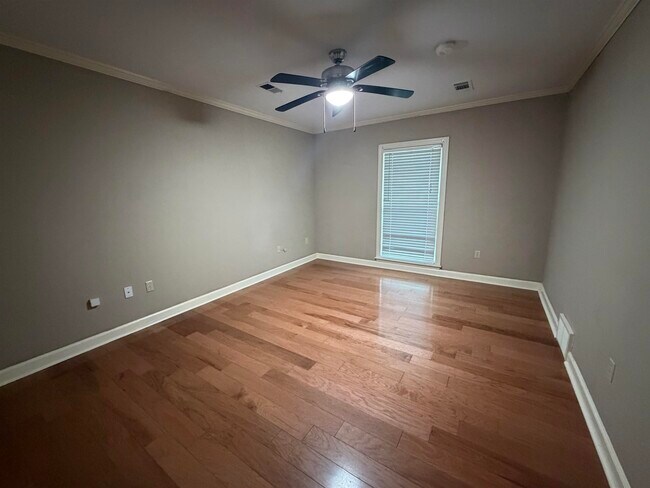 Building Photo - 956 Rolling Oaks Ln