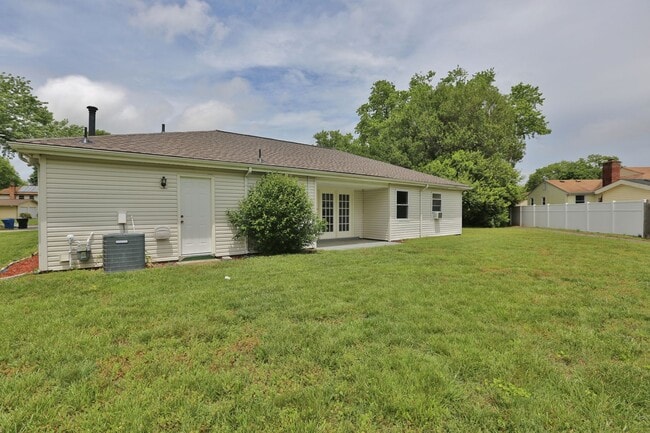 Building Photo - Ranch Home - Backs to Community Pool & Playgrounds - Pet-Friendly - Available 06-23-26!