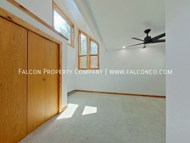 Building Photo - 122 Dolomite Dr