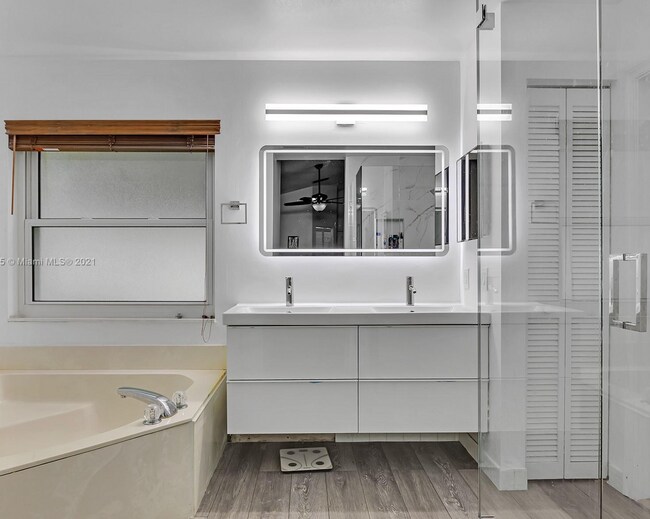 Building Photo - 204 Cameron Dr