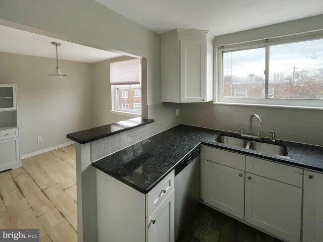 Building Photo - 1409 N 76th St
