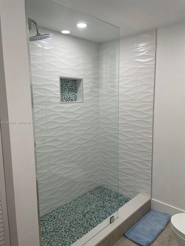 Building Photo - 8837 NE 4th Avenue Rd