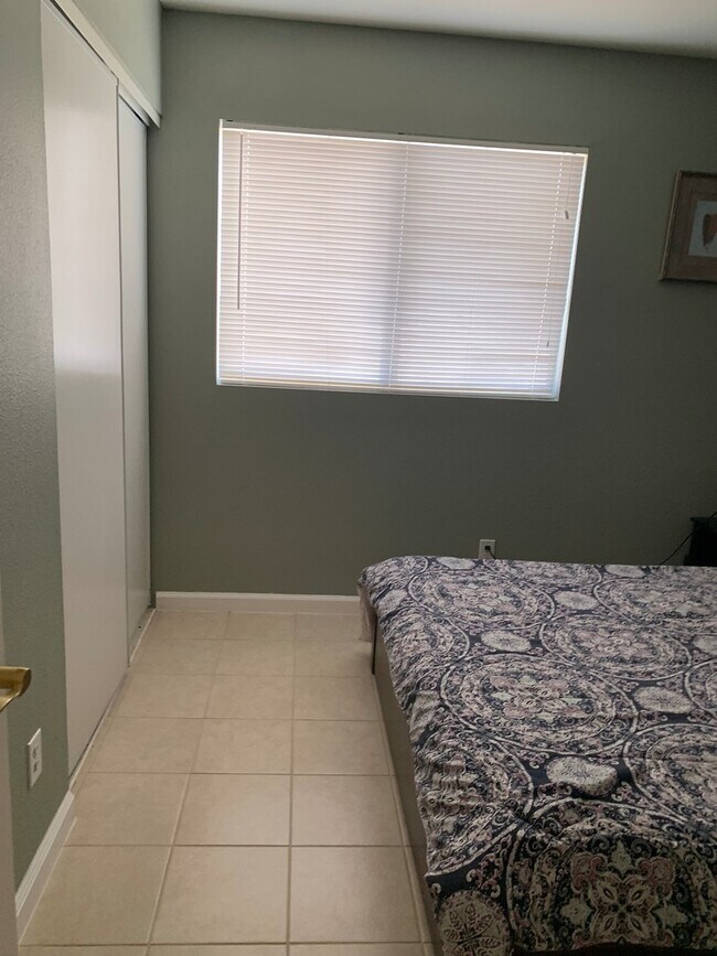 Building Photo - RENT READY!!! 3 BED 2 BATH IN NORTH LAS VEGAS!