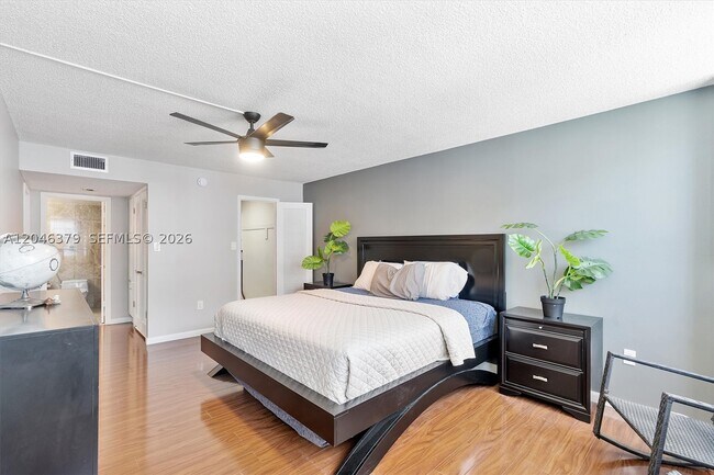 Building Photo - 18031 Biscayne Blvd