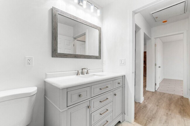 Building Photo - 5068 Sunrise Blvd