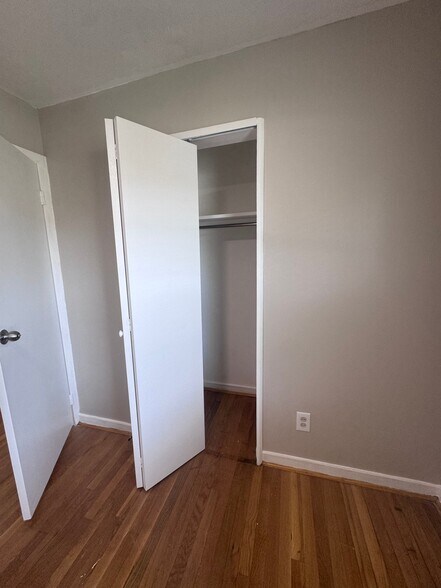 Building Photo - 7363 Hyannis Dr