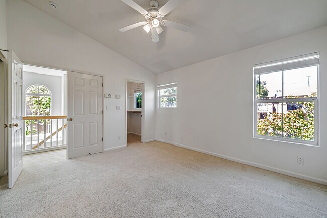 Building Photo - 4902 Hibernia Dr