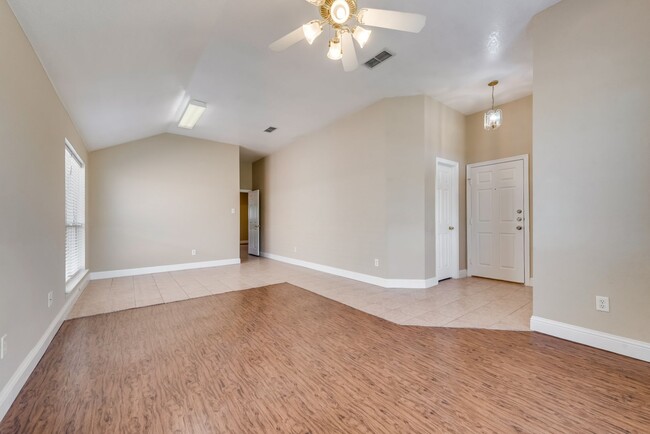 Building Photo - $2150 Fort Worth - Four Bedroom Split Floo...