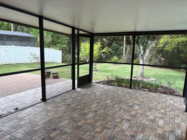 Building Photo - Gated community in quiet subdivision