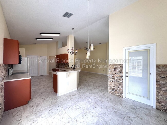 Building Photo - 140 Moss Ln