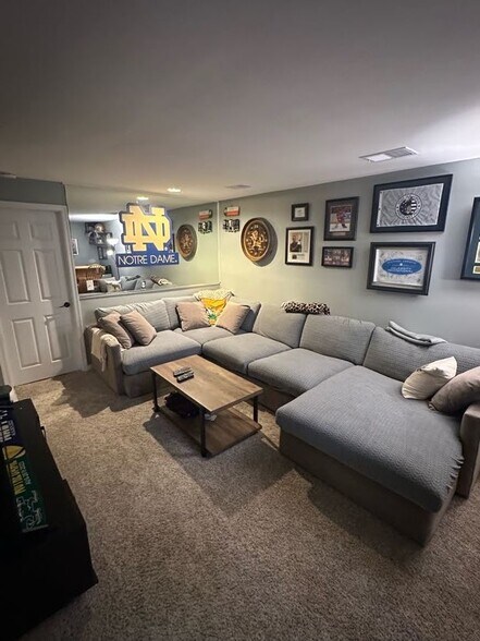 Building Photo - 1468 N Quinn St