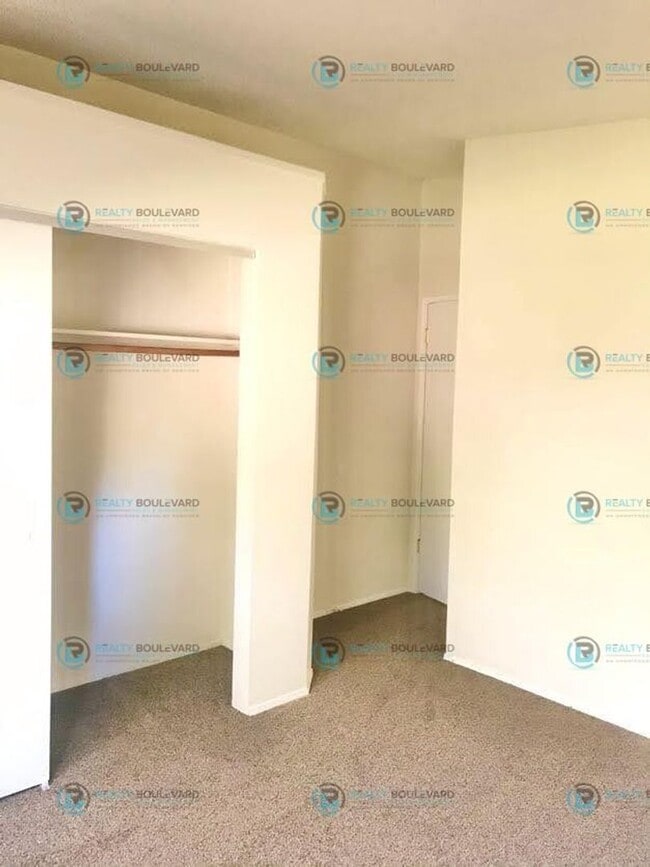 Building Photo - 3BR/2BA Single-Story with Backyard, RV Par...