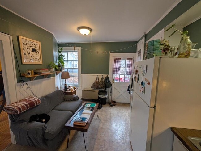 Building Photo - 37 St Paul St