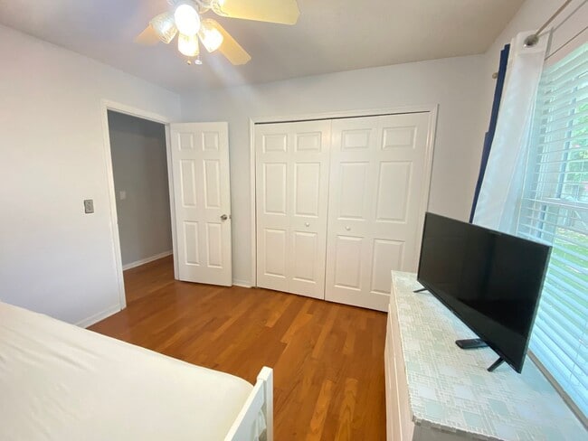 Building Photo - 4955 Southfork Ranch Dr