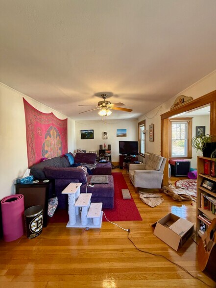 Building Photo - 120 Kenrick St