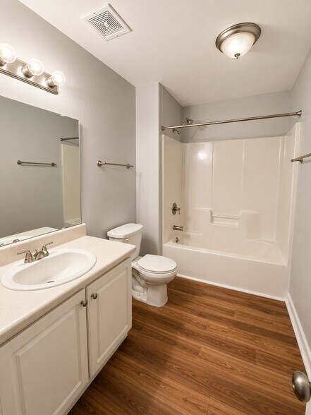 Building Photo - 406 Pelham Square Way