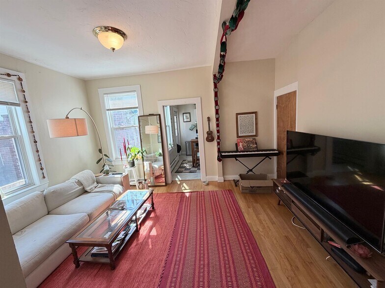 Building Photo - 60 Sacramento St