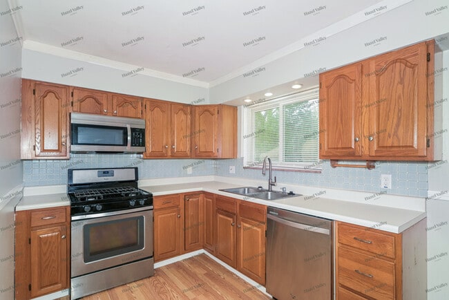 Building Photo - 1835 Shirlene Dr