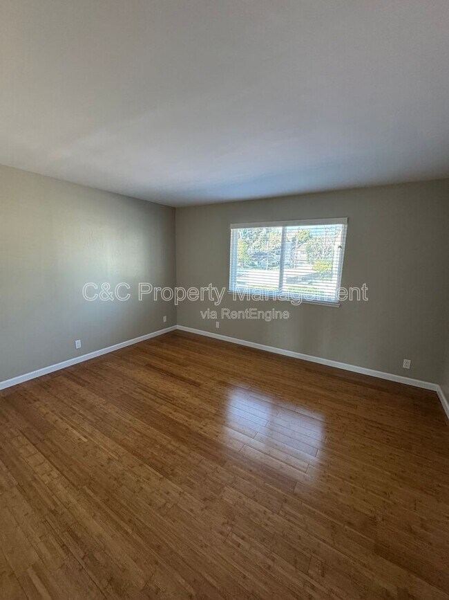 Building Photo - 912 Sunnybrae Ln