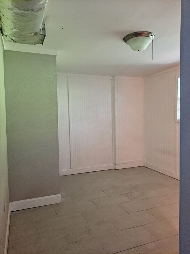 Building Photo - 6101 Cougar Dr