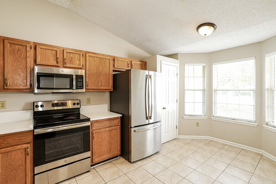 Building Photo - 3402 Westfield Dr