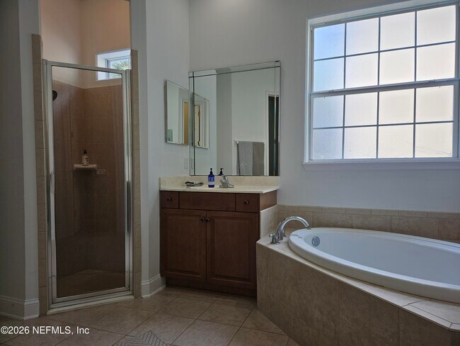 Building Photo - 169 W Village Dr
