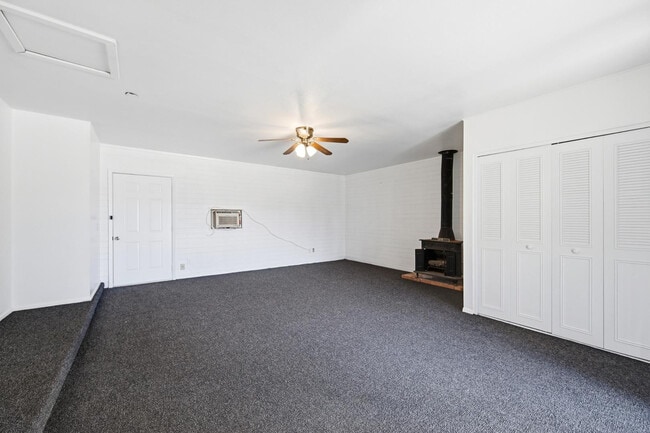 Building Photo - 124 E Minton Dr