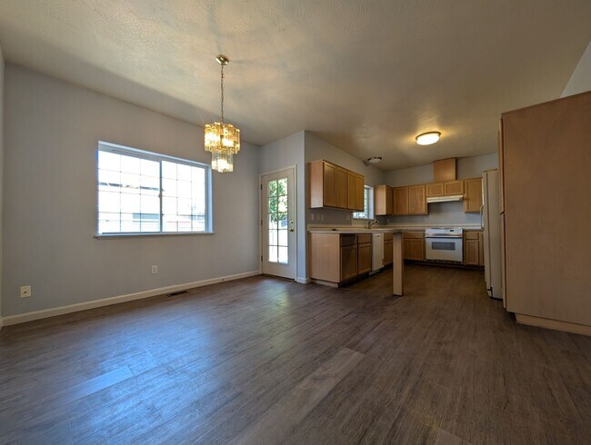 Building Photo - 2752 Chad Dr